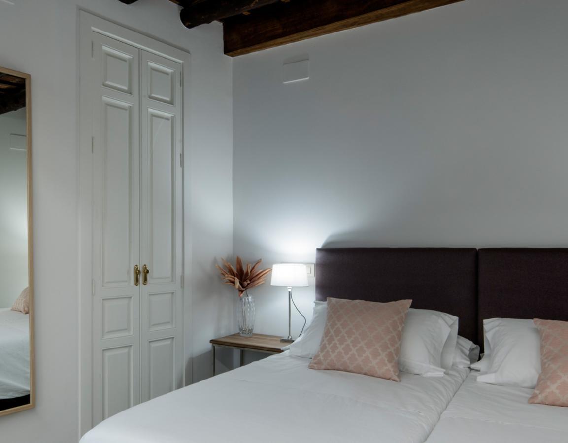 Santa Maria Apartments Севиля Екстериор снимка
